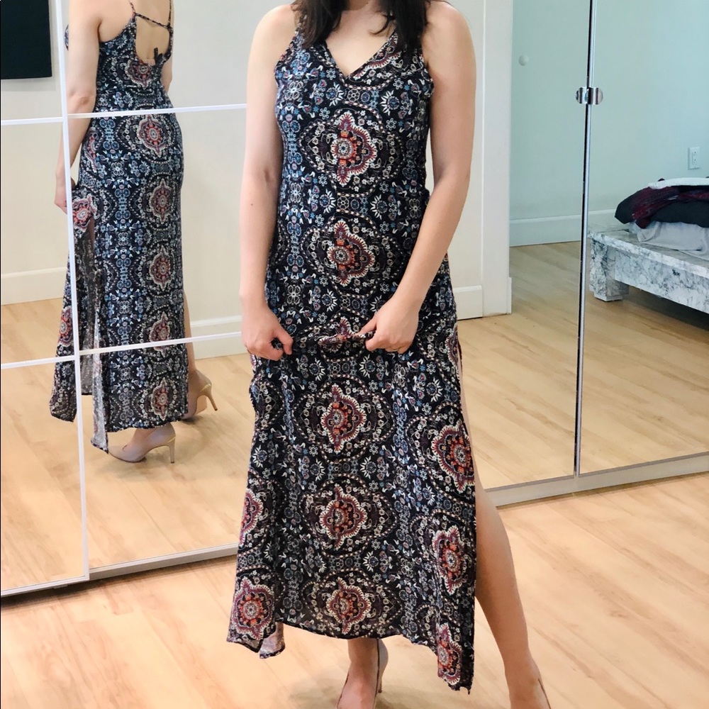 Boho maxi sleeveless dress with side slits